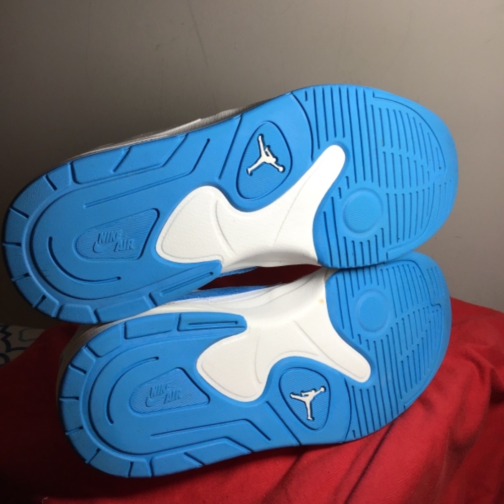 🔥😎Jordan’s women’s Stadium 90; white/powder blue, size 9, see photos, 🔥 - Picture 9 of 10